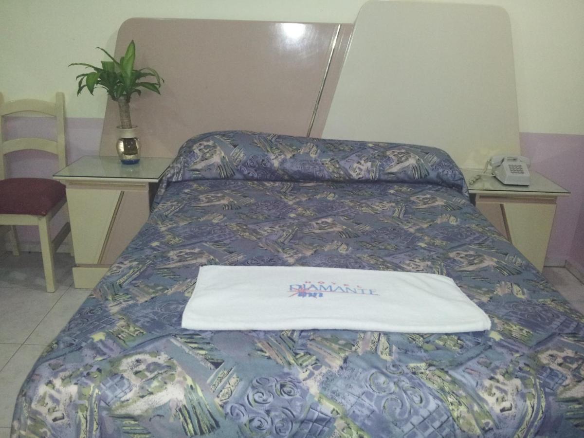 Hotel Diamante Inn Uriangato 외부 사진
