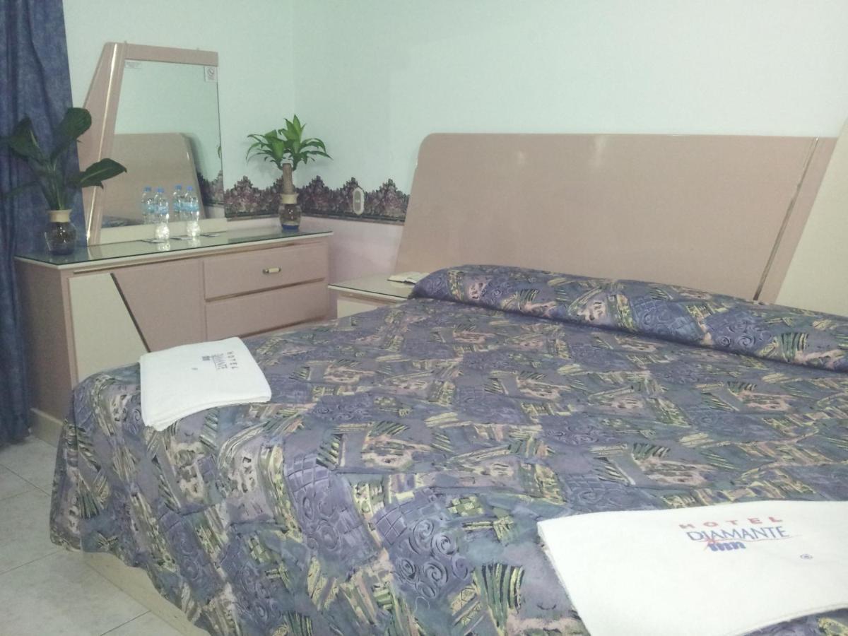 Hotel Diamante Inn Uriangato 외부 사진